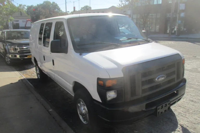 2013 Ford E-250 photo 1