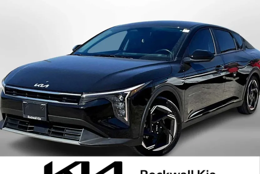 2025 Kia K4 EX photo 1