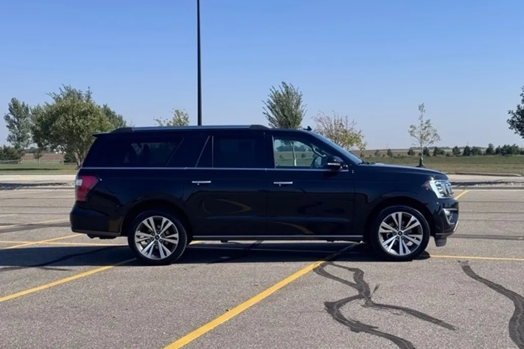 2021 Ford Expedition MAX Limited photo 1