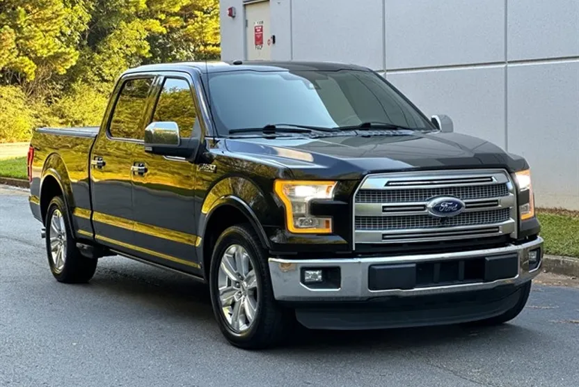2016 Ford F-150 Platinum photo 1