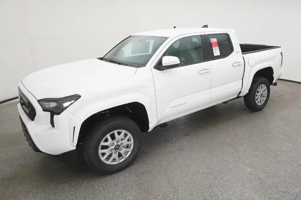 2025 Toyota Tacoma SR5 Double Cab photo 1