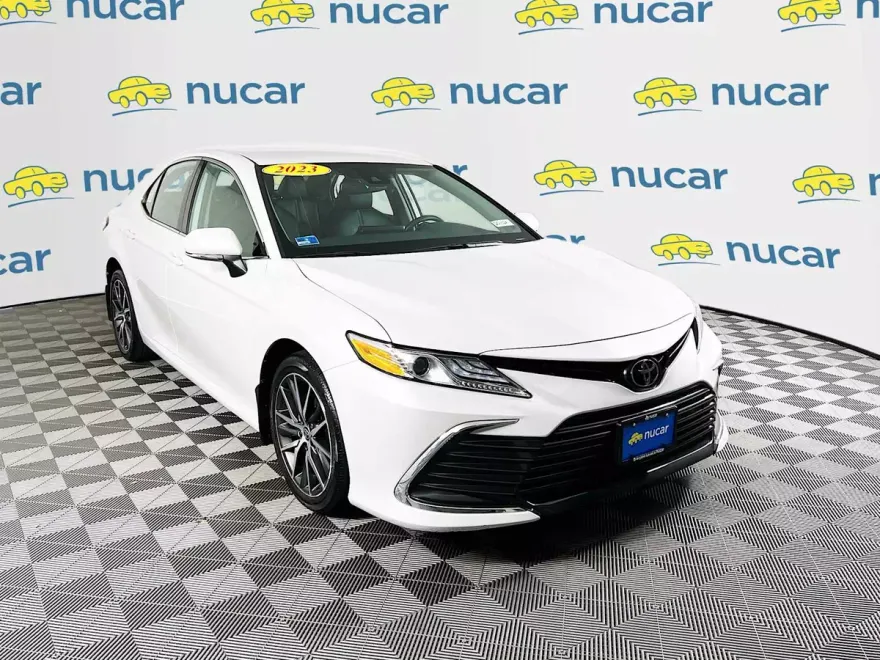 2023 Toyota Camry XLE photo 1