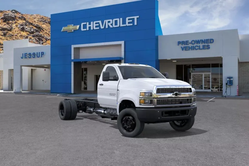 2025 Chevrolet Silverado 4500HD Work Truck photo 1