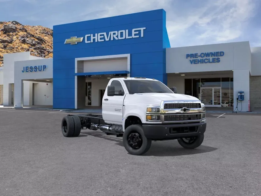 2025 Chevrolet Silverado 4500HD Work Truck photo 1