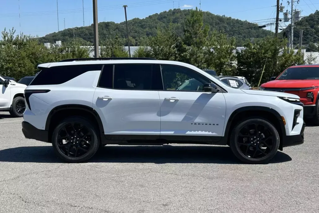2026 Chevrolet Traverse RS photo 1