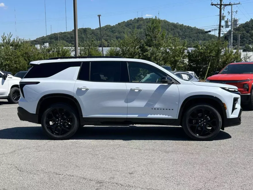 2026 Chevrolet Traverse RS photo 1