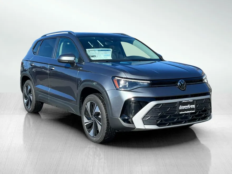 2025 Volkswagen Taos SE photo 1
