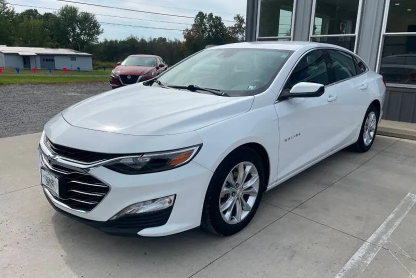 2023 Chevrolet Malibu 1LT photo 1