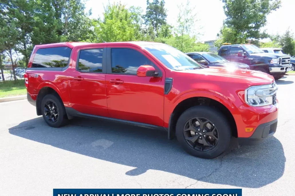 2022 Ford Maverick Lariat photo 1
