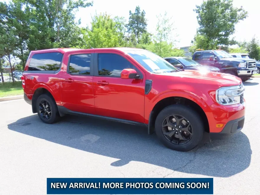 2022 Ford Maverick Lariat photo 1