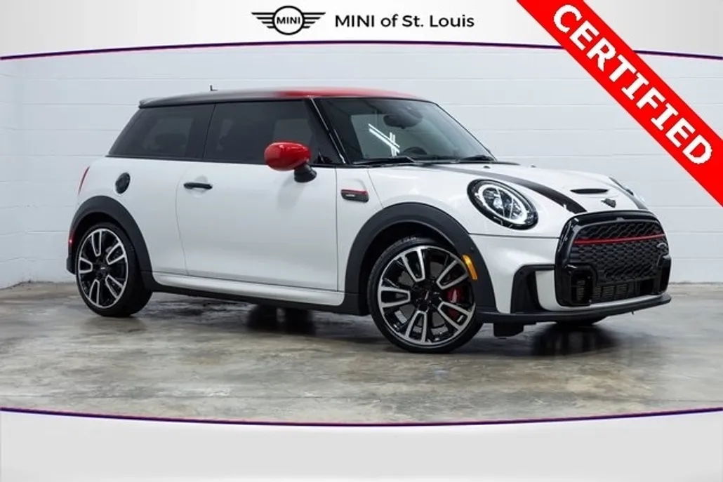 2024 Mini Cooper 2 Door Hardtop Iconic photo 1