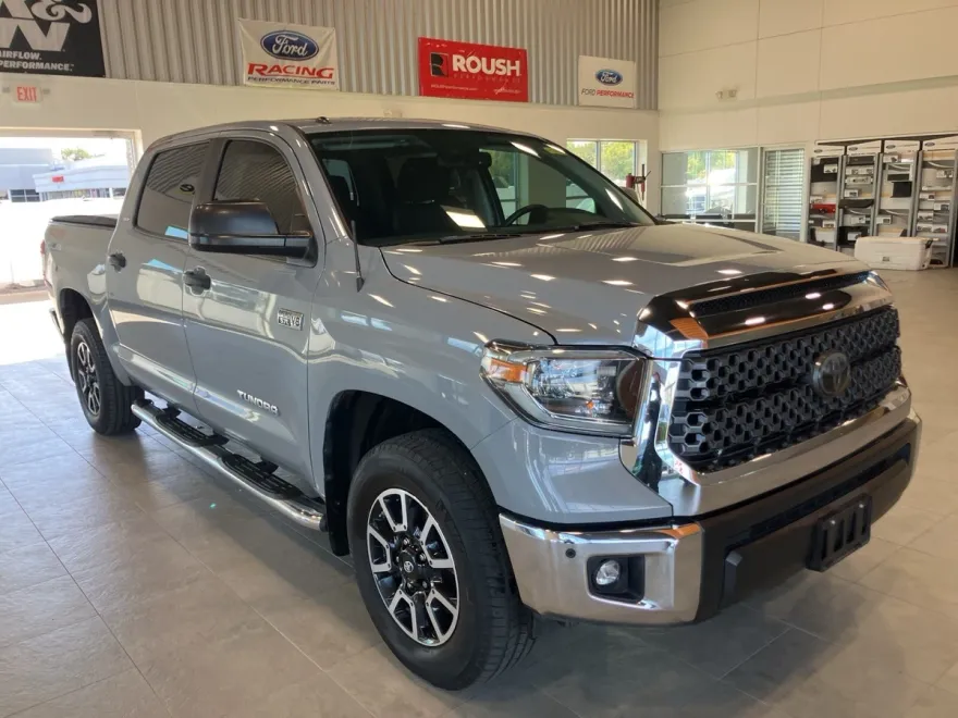 2018 Toyota Tundra SR5 photo 1