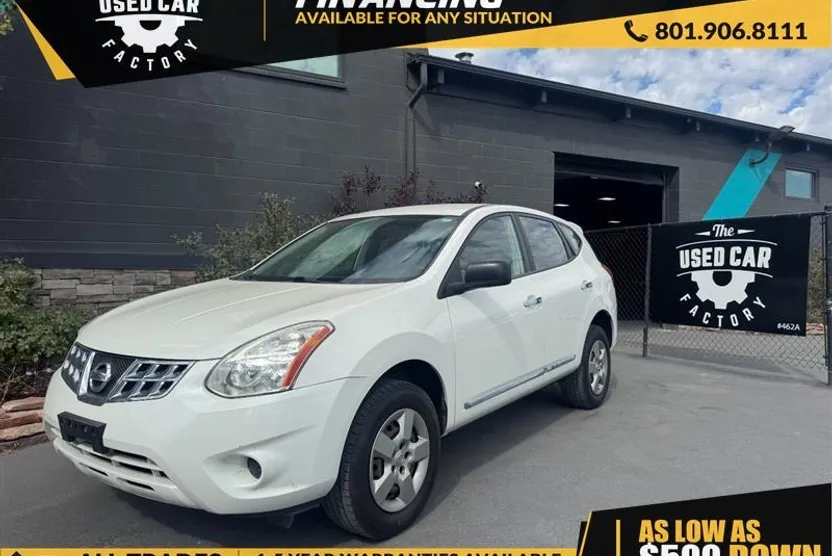 2013 Nissan Rogue S photo 1