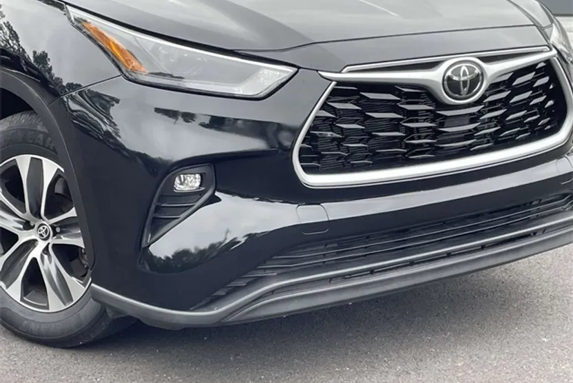 2023 Toyota Highlander L photo 1