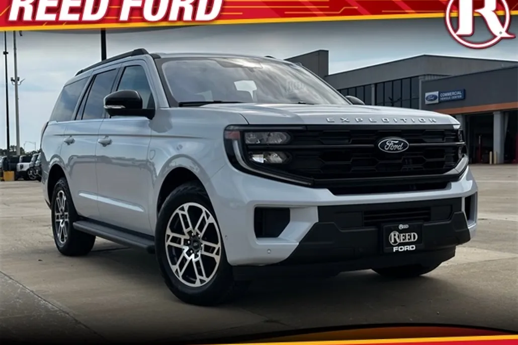 2025 Ford Expedition photo 1
