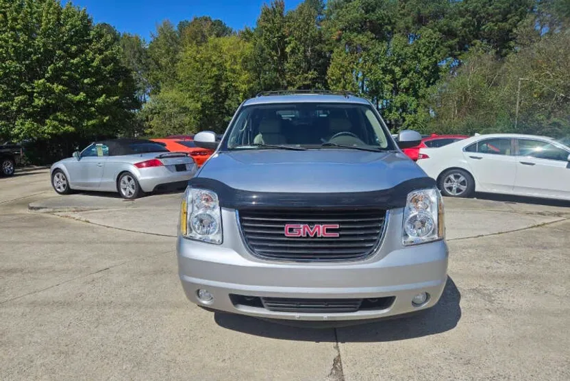 2012 Gmc Yukon XL SLT photo 1