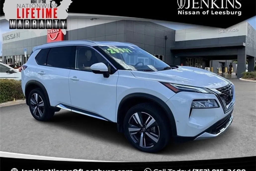 2023 Nissan Rogue Platinum photo 1