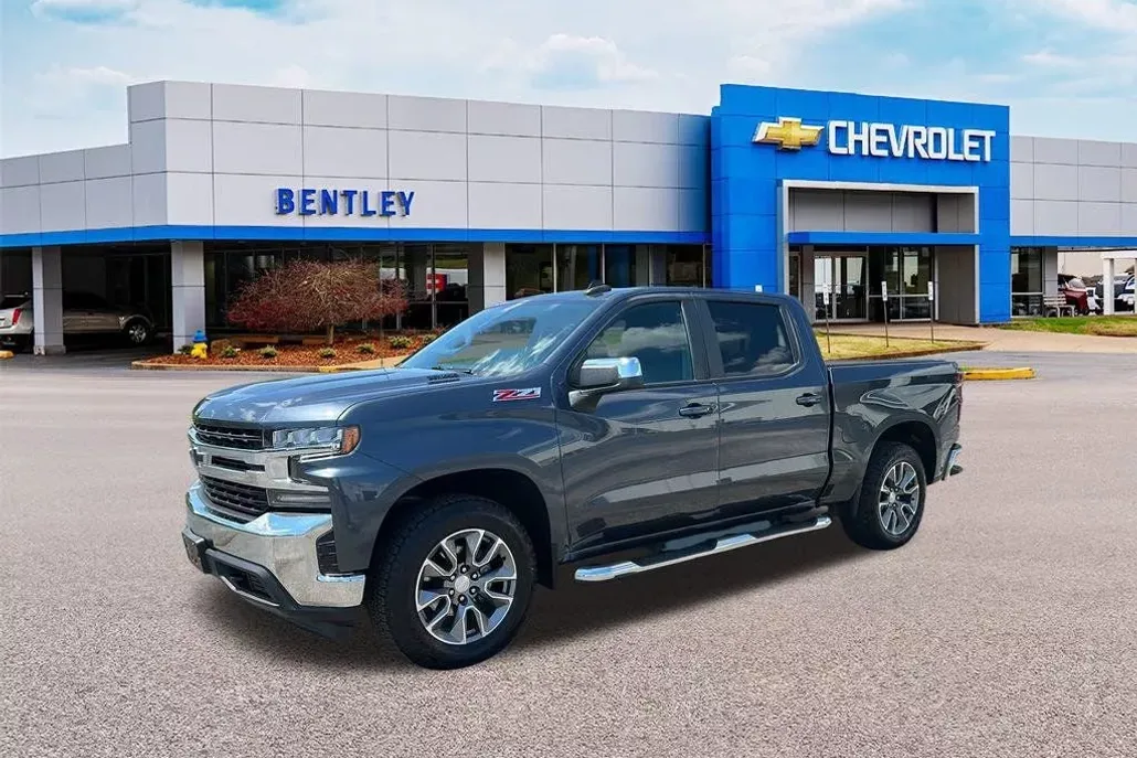 2022 Chevrolet Silverado 1500 LT photo 1