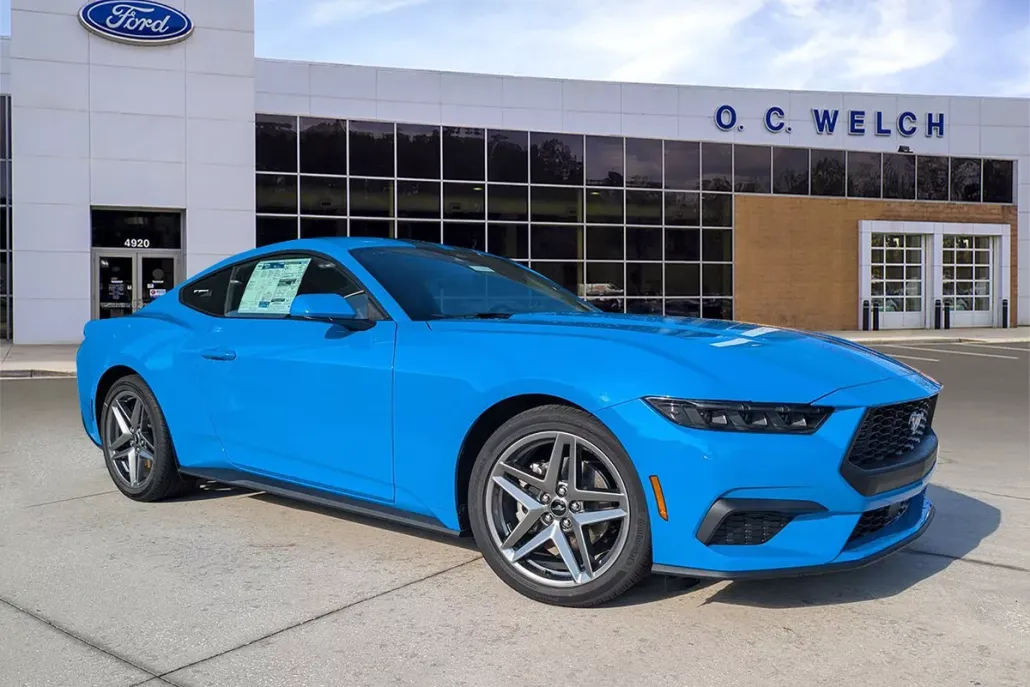 2025 Ford Mustang EcoBoost photo 1