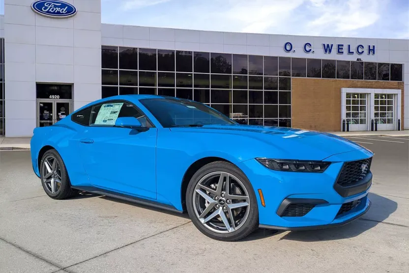 2025 Ford Mustang EcoBoost photo 1