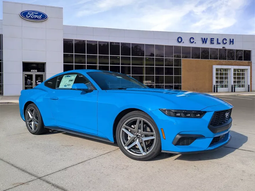 2025 Ford Mustang EcoBoost photo 1