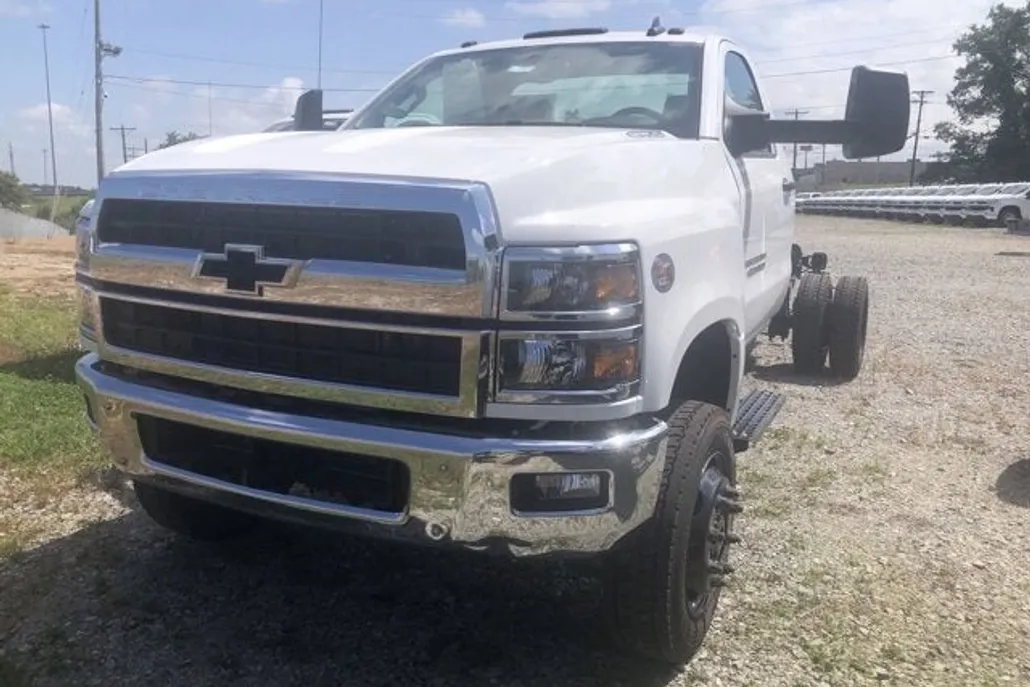 2023 Chevrolet Silverado 6500HD Work Truck photo 1