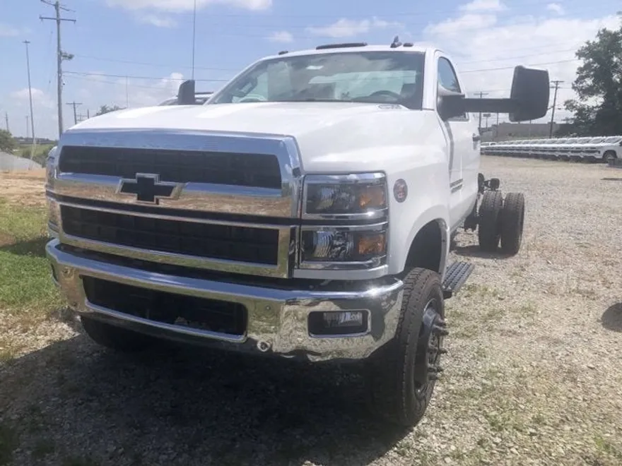 2023 Chevrolet Silverado 6500HD Work Truck photo 1