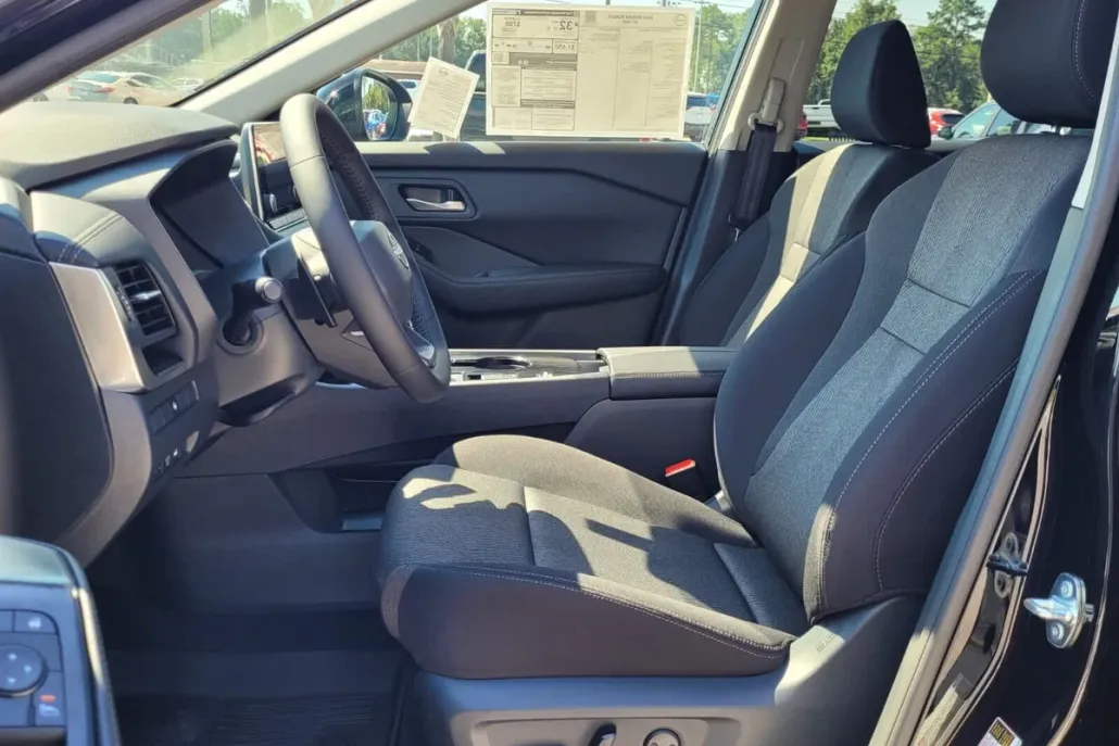 2026 Nissan Rogue SV photo 1