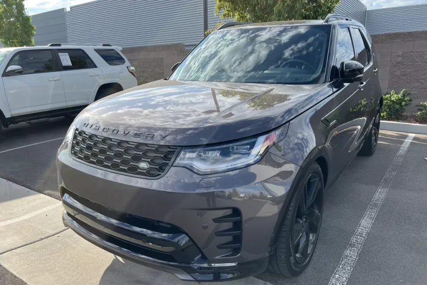 2023 Land Rover Discovery HSE R-Dynamic photo 1
