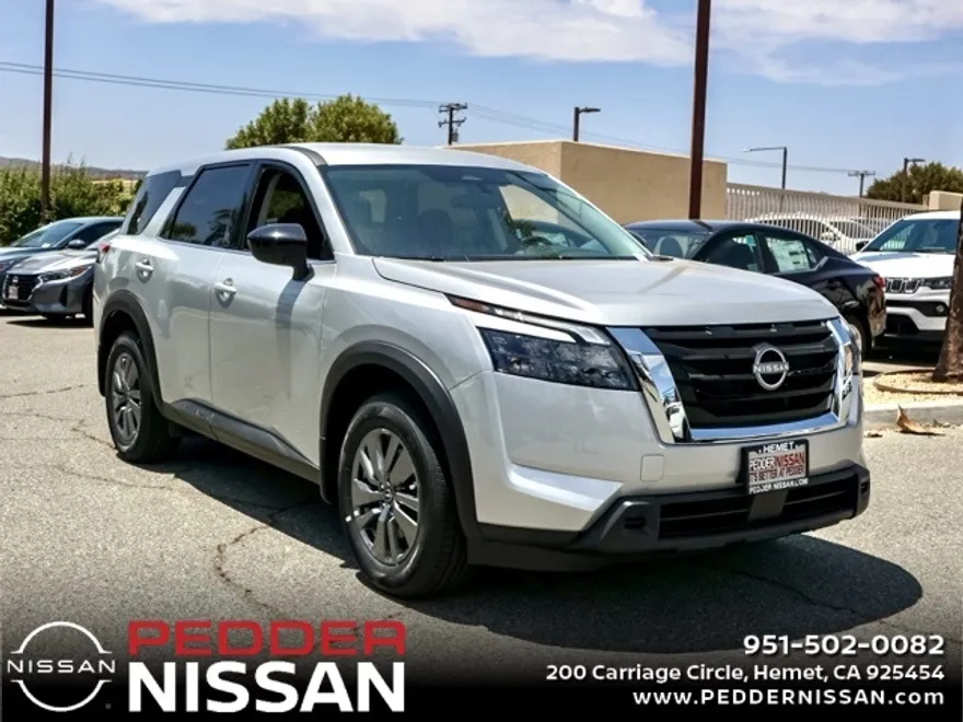 2025 Nissan Pathfinder S photo 1