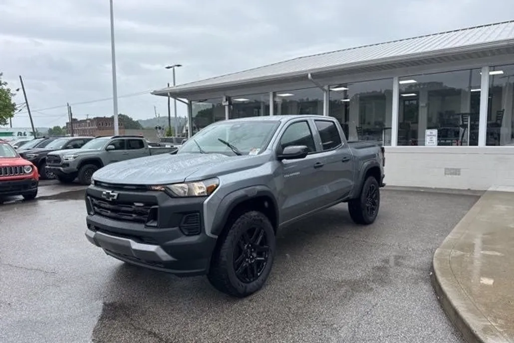 2025 Chevrolet Colorado Trail Boss photo 1