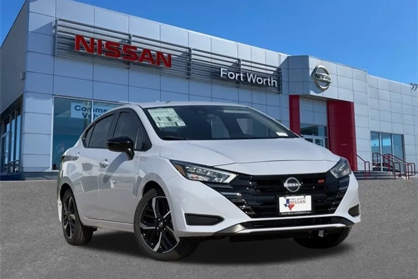 2025 Nissan Versa 1.6 SR photo 1