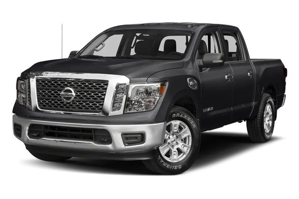 2017 Nissan Titan SV photo 1