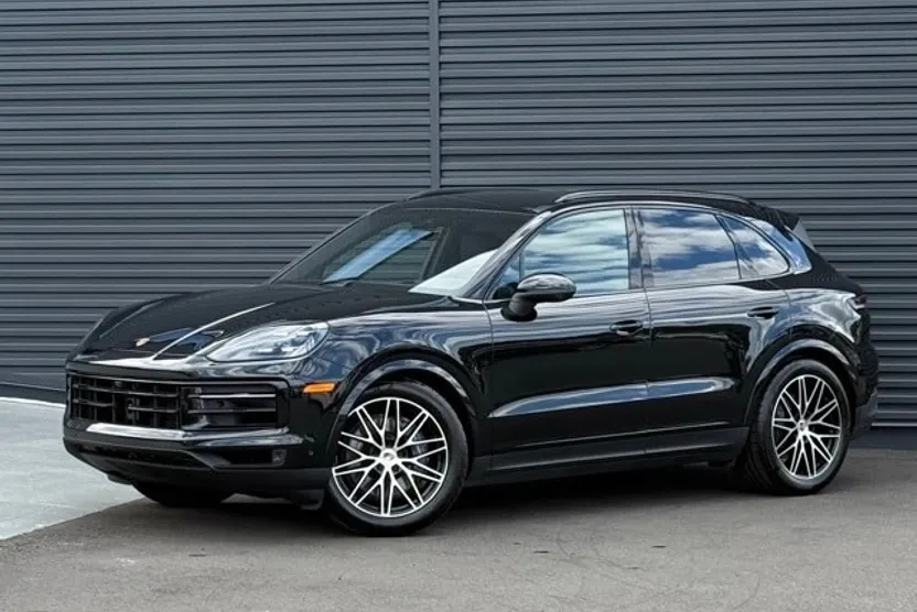 2025 Porsche Cayenne photo 1