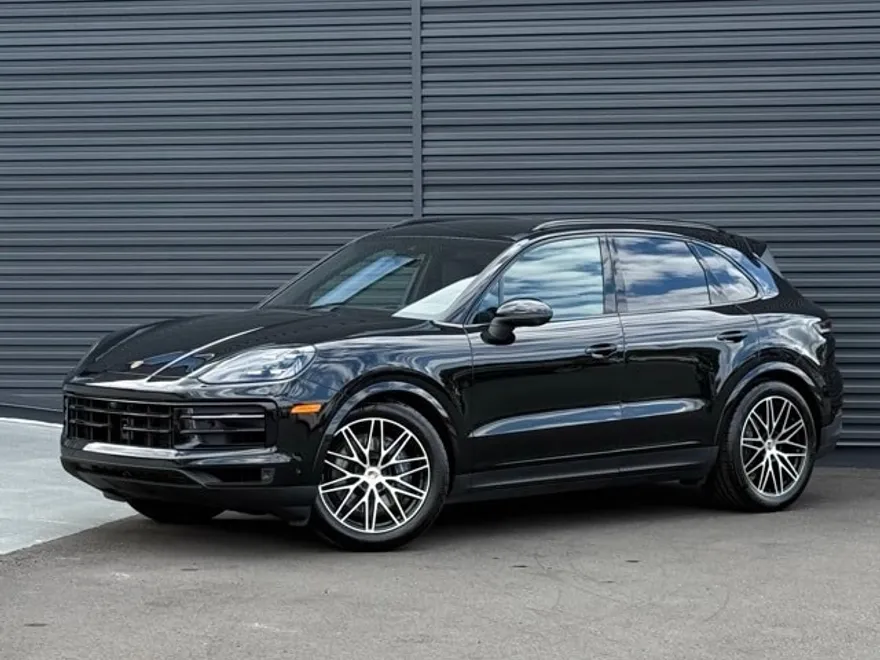 2025 Porsche Cayenne photo 1