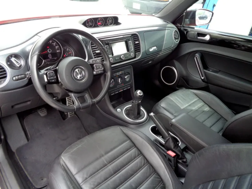 2012 Volkswagen Beetle Turbo photo 23