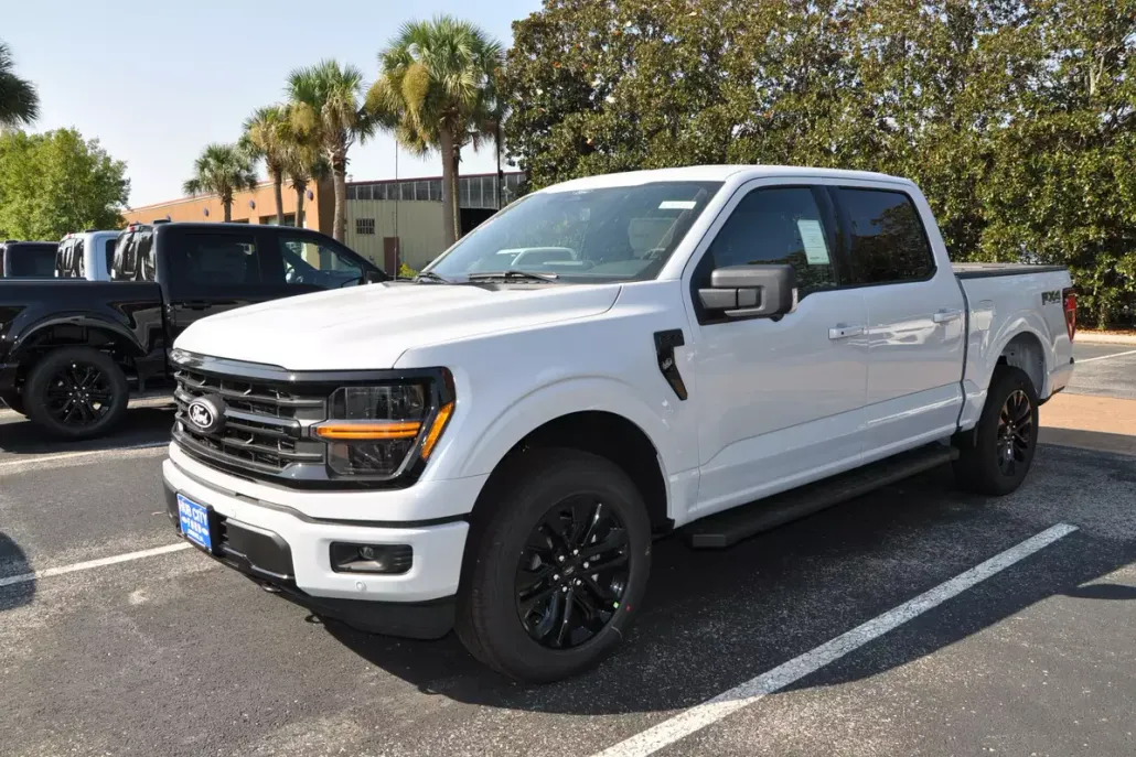 2025 Ford F-150 XLT photo 1