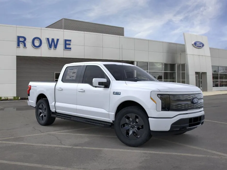 2025 Ford F-150 Lightning Lariat photo 1