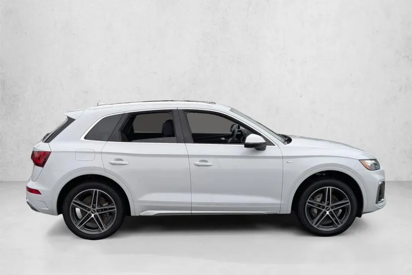 2021 Audi Q5 Premium Plus photo 1