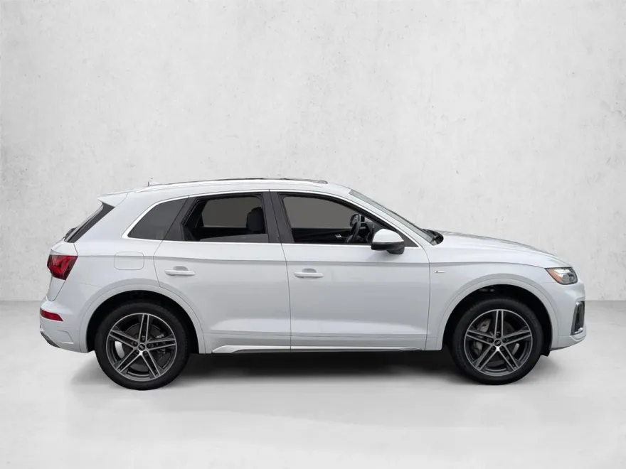 2021 Audi Q5 Premium Plus photo 1