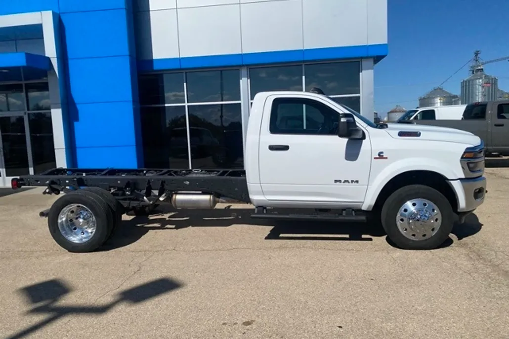 2025 Ram 5500 photo 1