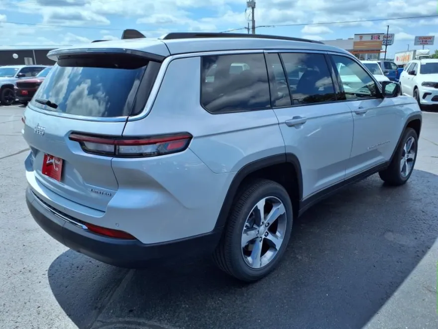 2025 Jeep Grand Cherokee Limited photo 1