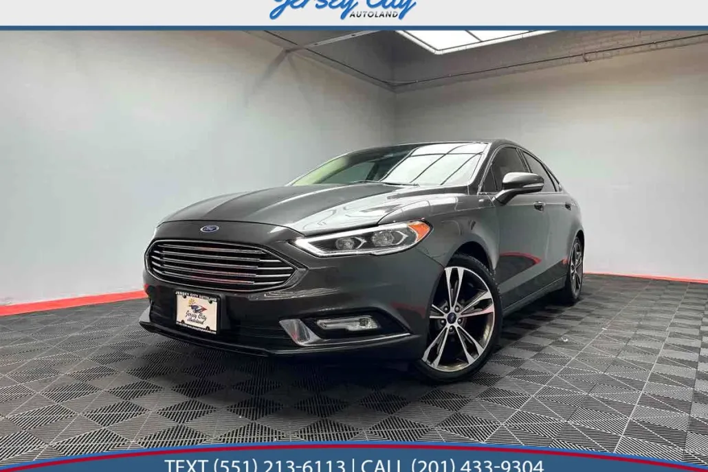 2017 Ford Fusion Titanium photo 1