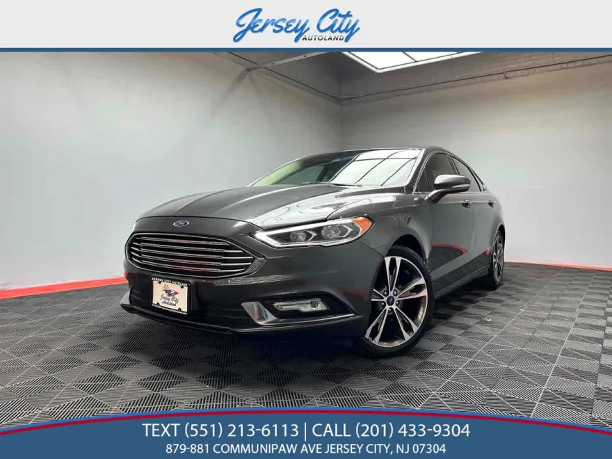 2017 Ford Fusion Titanium photo 1