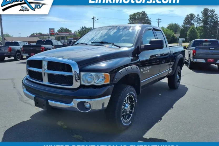2004 Dodge Ram SLT photo 1