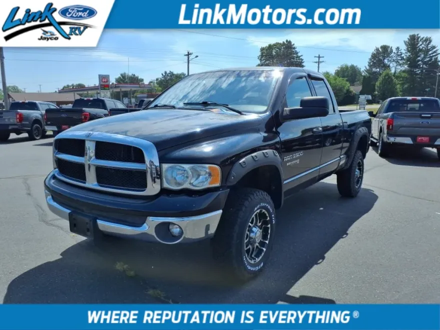 2004 Dodge Ram SLT photo 1