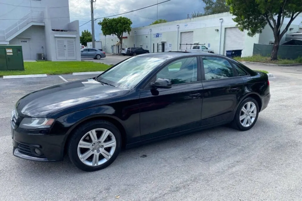 2010 Audi A4 2.0T Quattro Premium photo 1