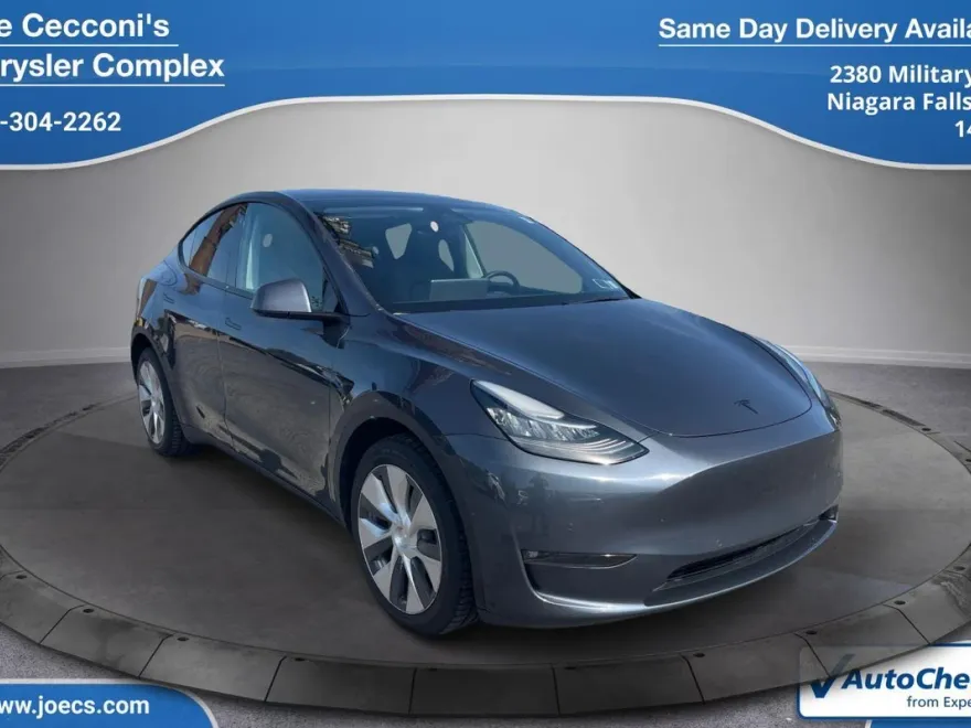 2022 Tesla Model Y Long Range photo 1