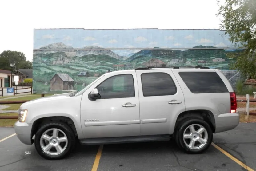 2007 Chevrolet Tahoe LS photo 1