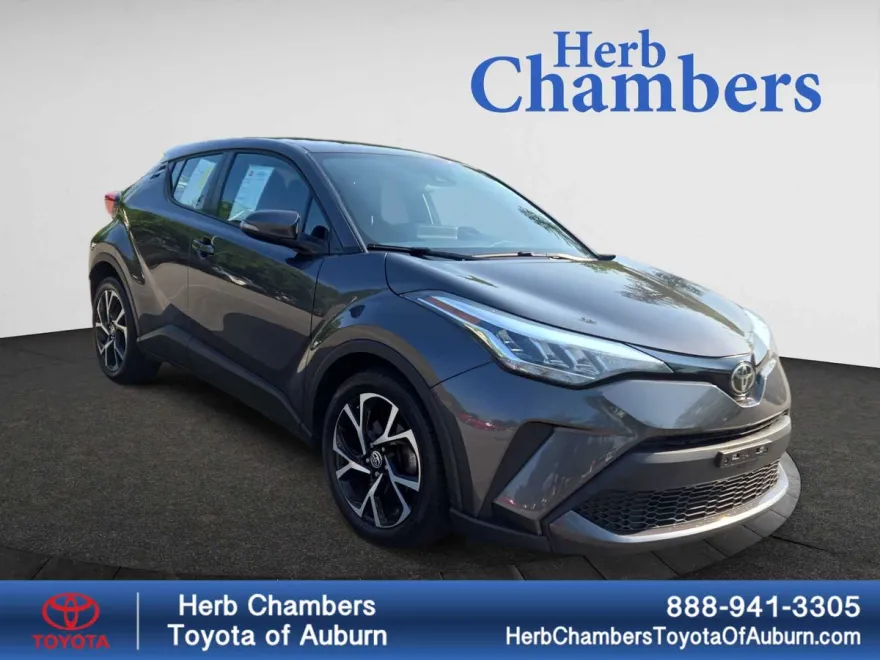 2022 Toyota C-HR XLE photo 1